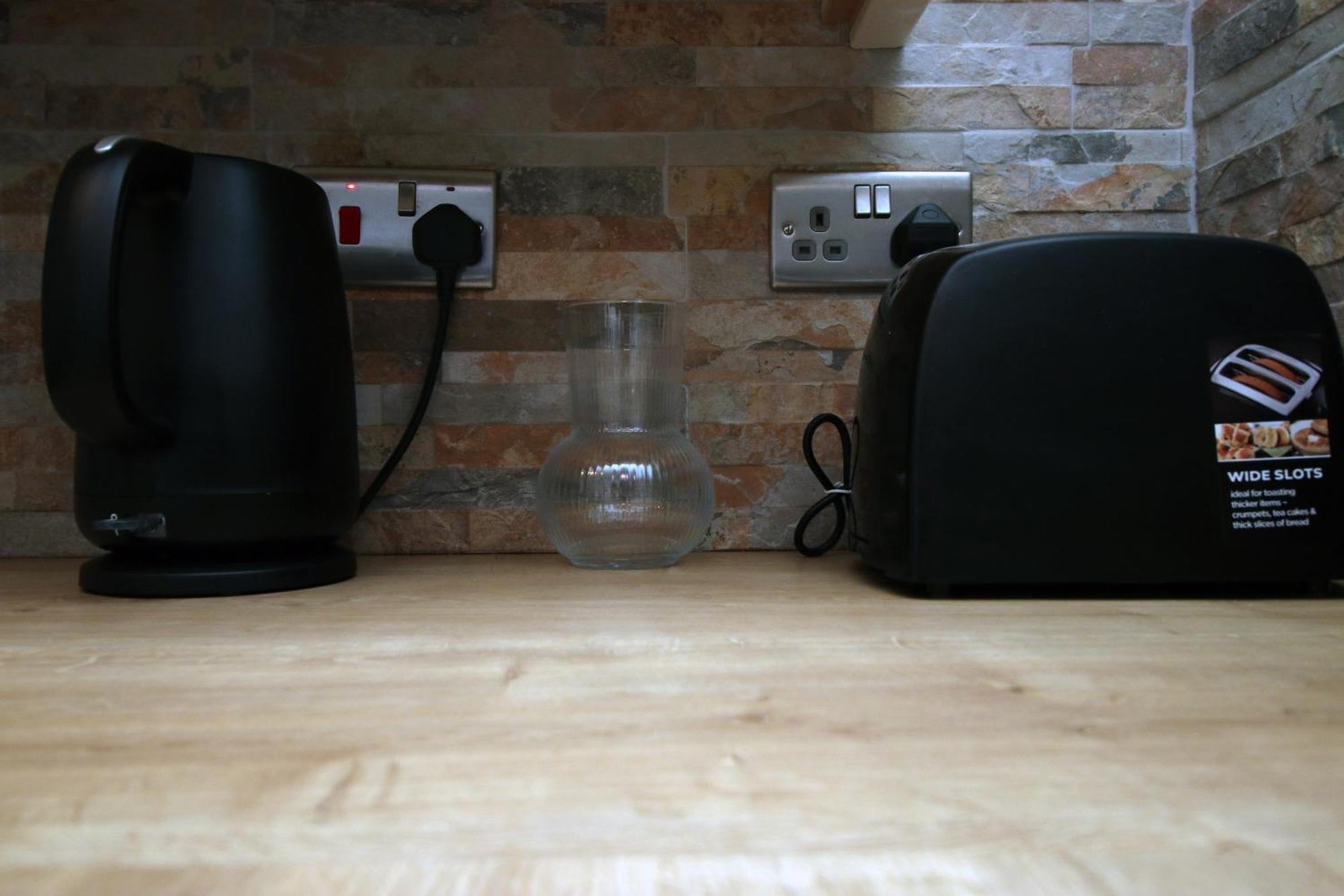 Cosy 3Br Home, Scenic Views, Ideal For Walks & Work Abertillery Exterior photo