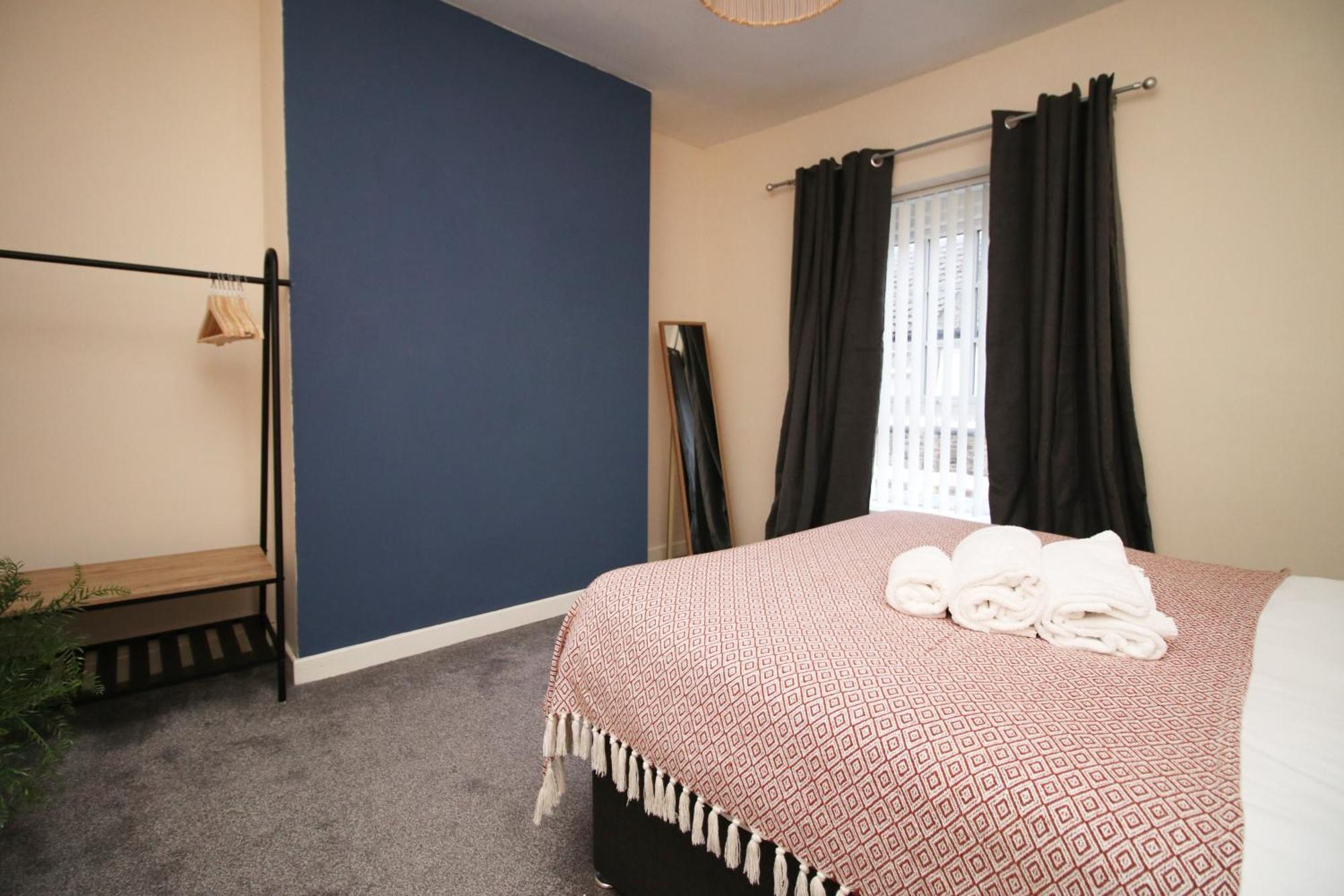 Cosy 3Br Home, Scenic Views, Ideal For Walks & Work Abertillery Exterior photo