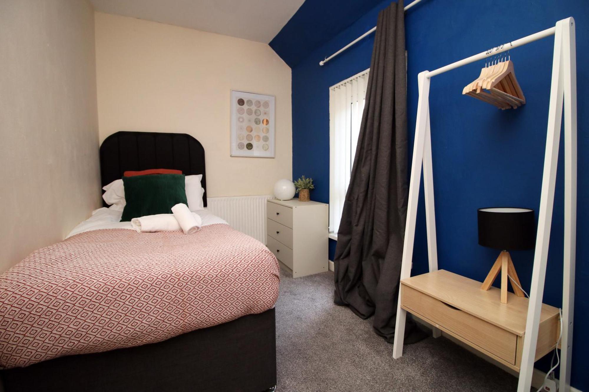 Cosy 3Br Home, Scenic Views, Ideal For Walks & Work Abertillery Exterior photo