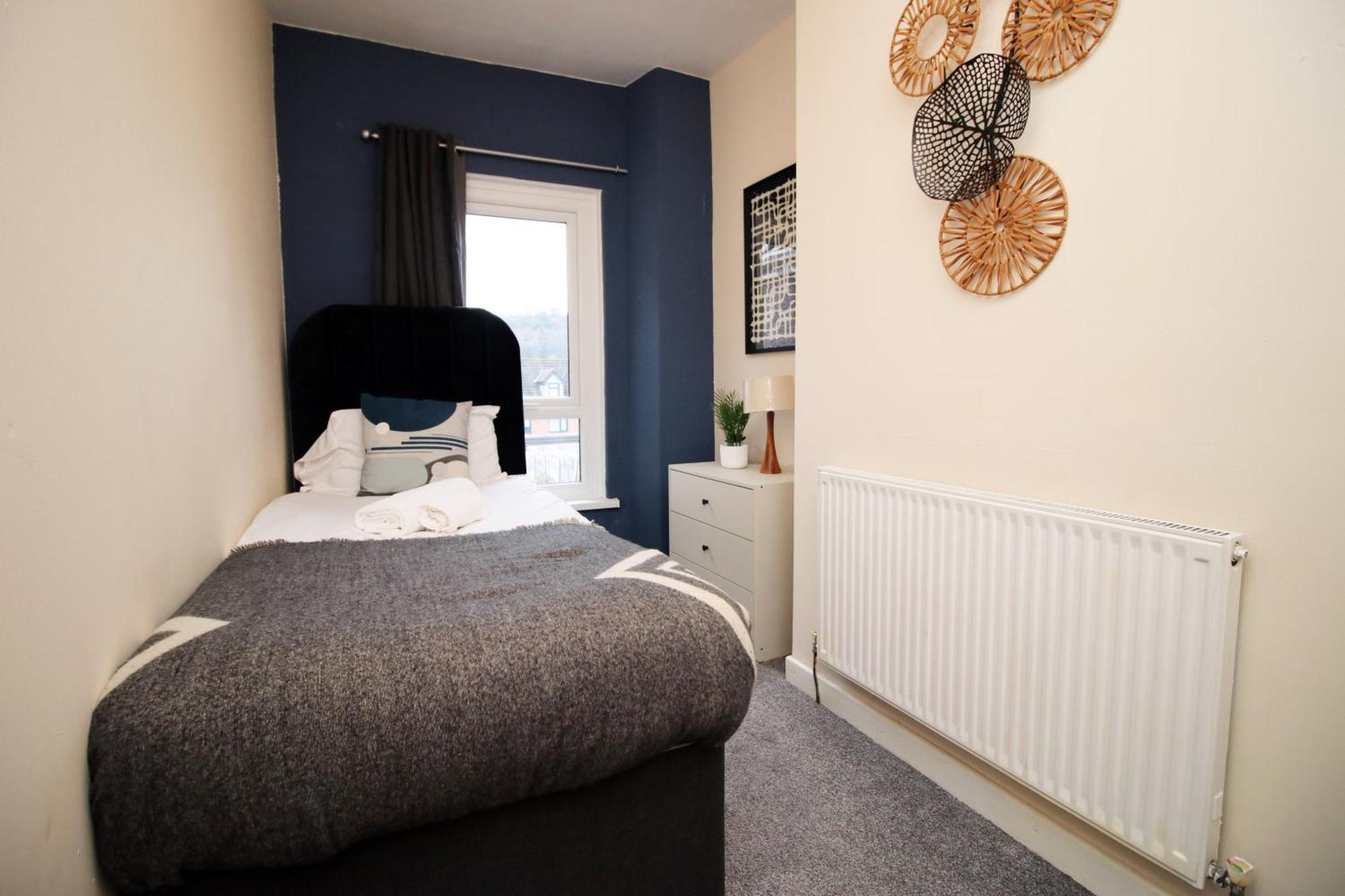 Cosy 3Br Home, Scenic Views, Ideal For Walks & Work Abertillery Exterior photo