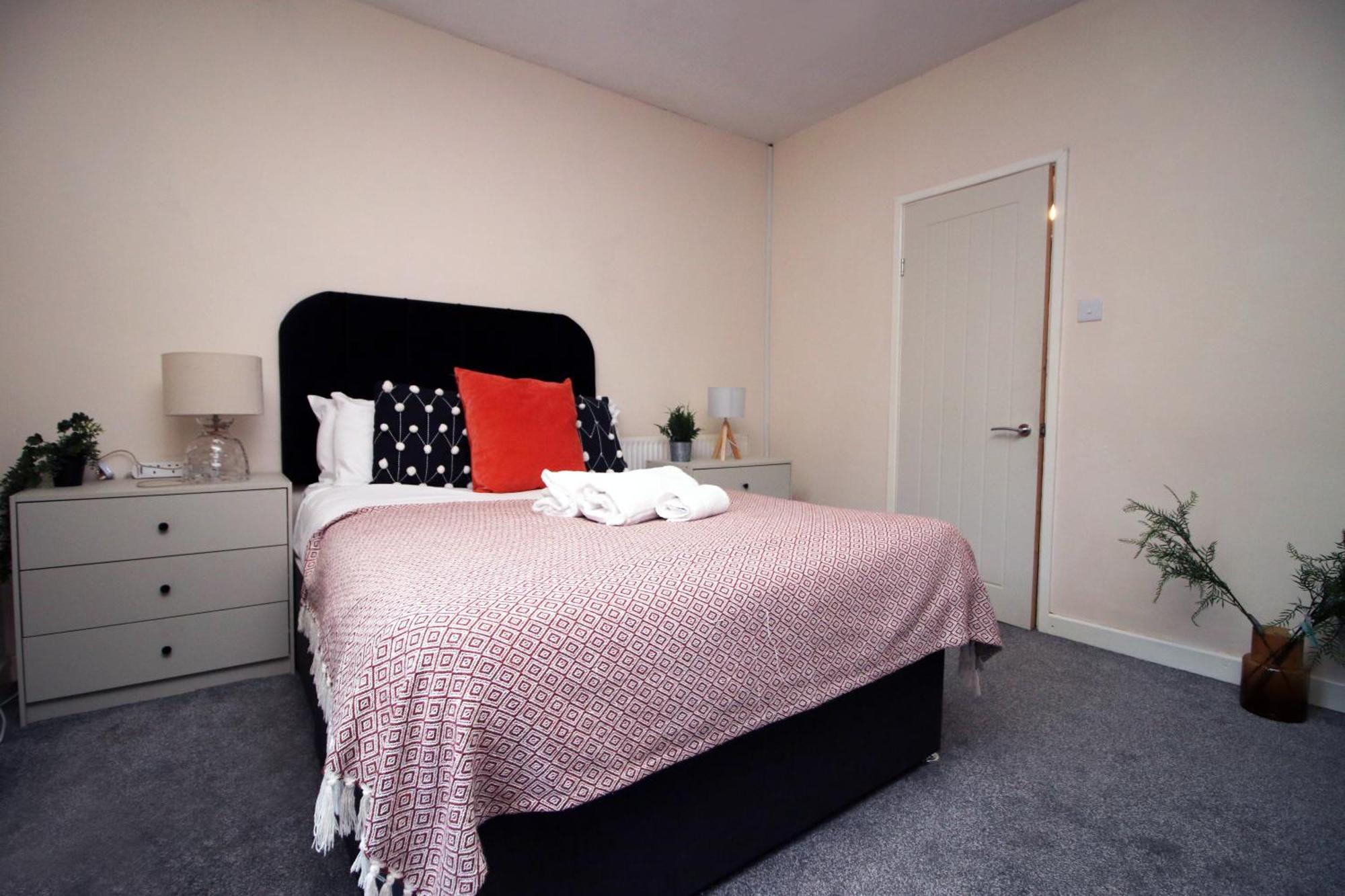 Cosy 3Br Home, Scenic Views, Ideal For Walks & Work Abertillery Exterior photo