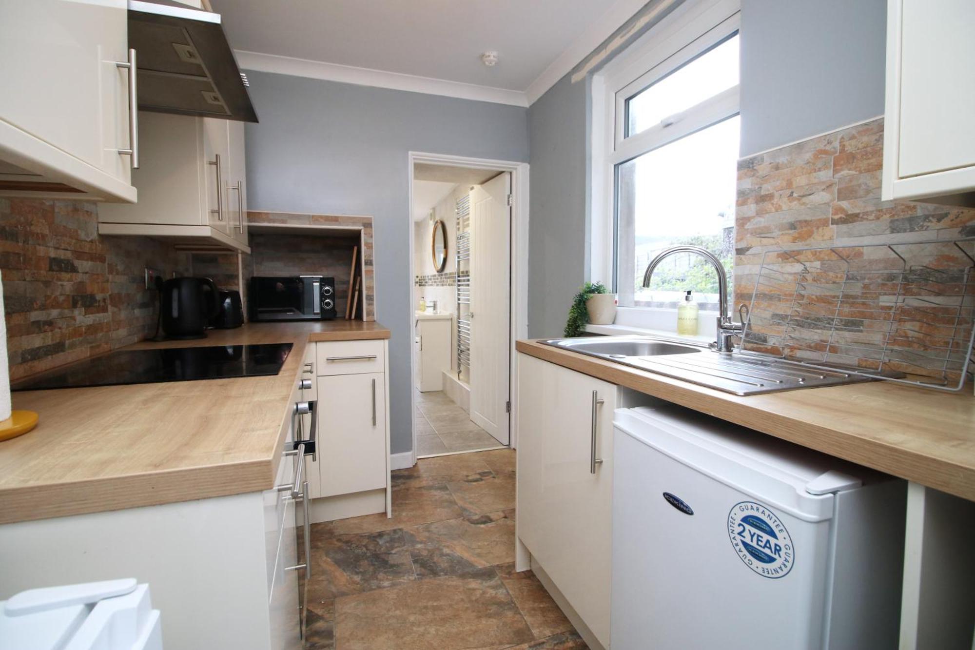Cosy 3Br Home, Scenic Views, Ideal For Walks & Work Abertillery Exterior photo