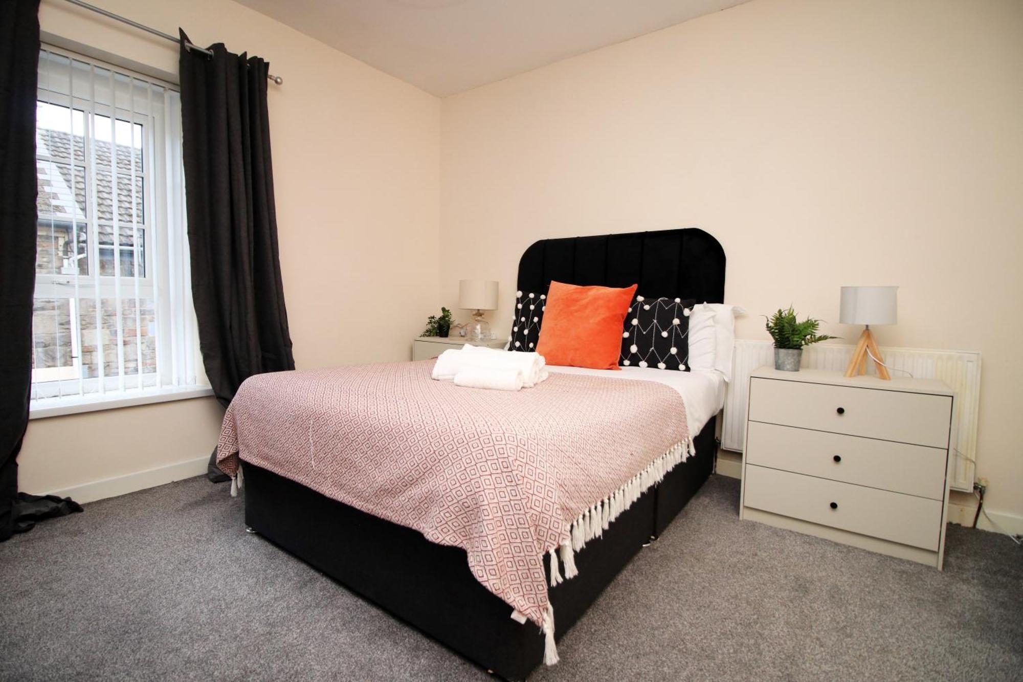Cosy 3Br Home, Scenic Views, Ideal For Walks & Work Abertillery Exterior photo