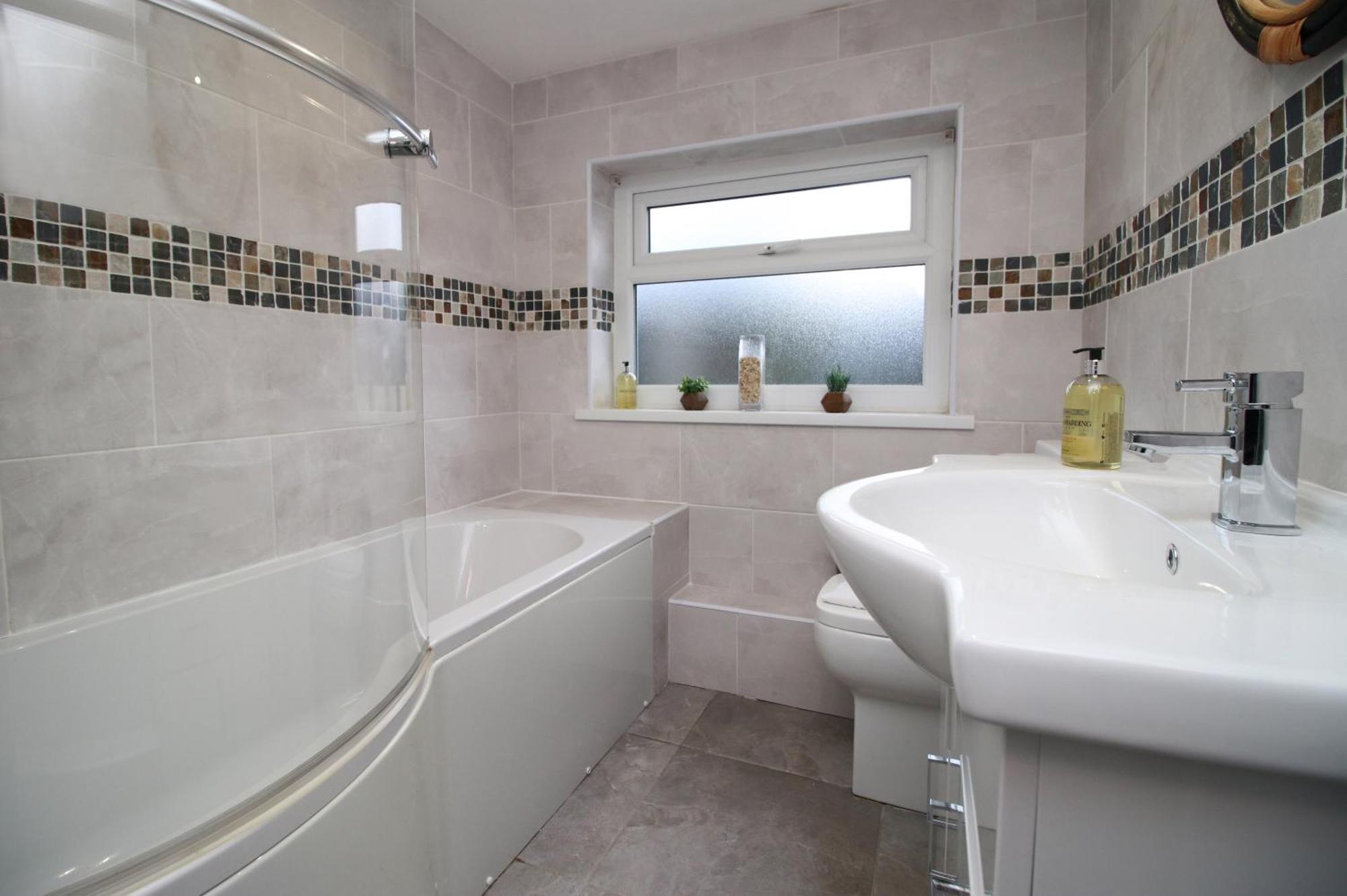 Cosy 3Br Home, Scenic Views, Ideal For Walks & Work Abertillery Exterior photo