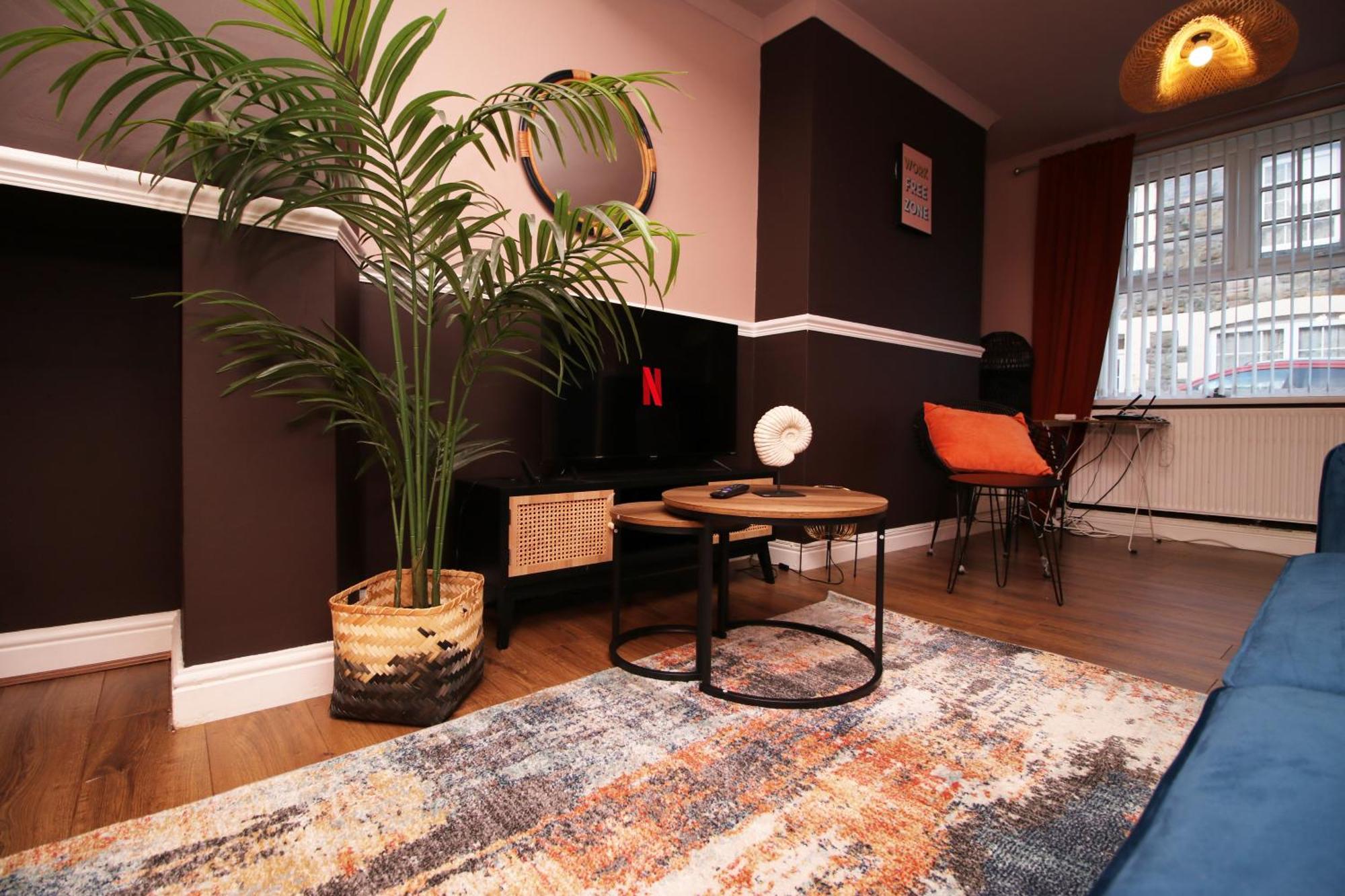 Cosy 3Br Home, Scenic Views, Ideal For Walks & Work Abertillery Exterior photo